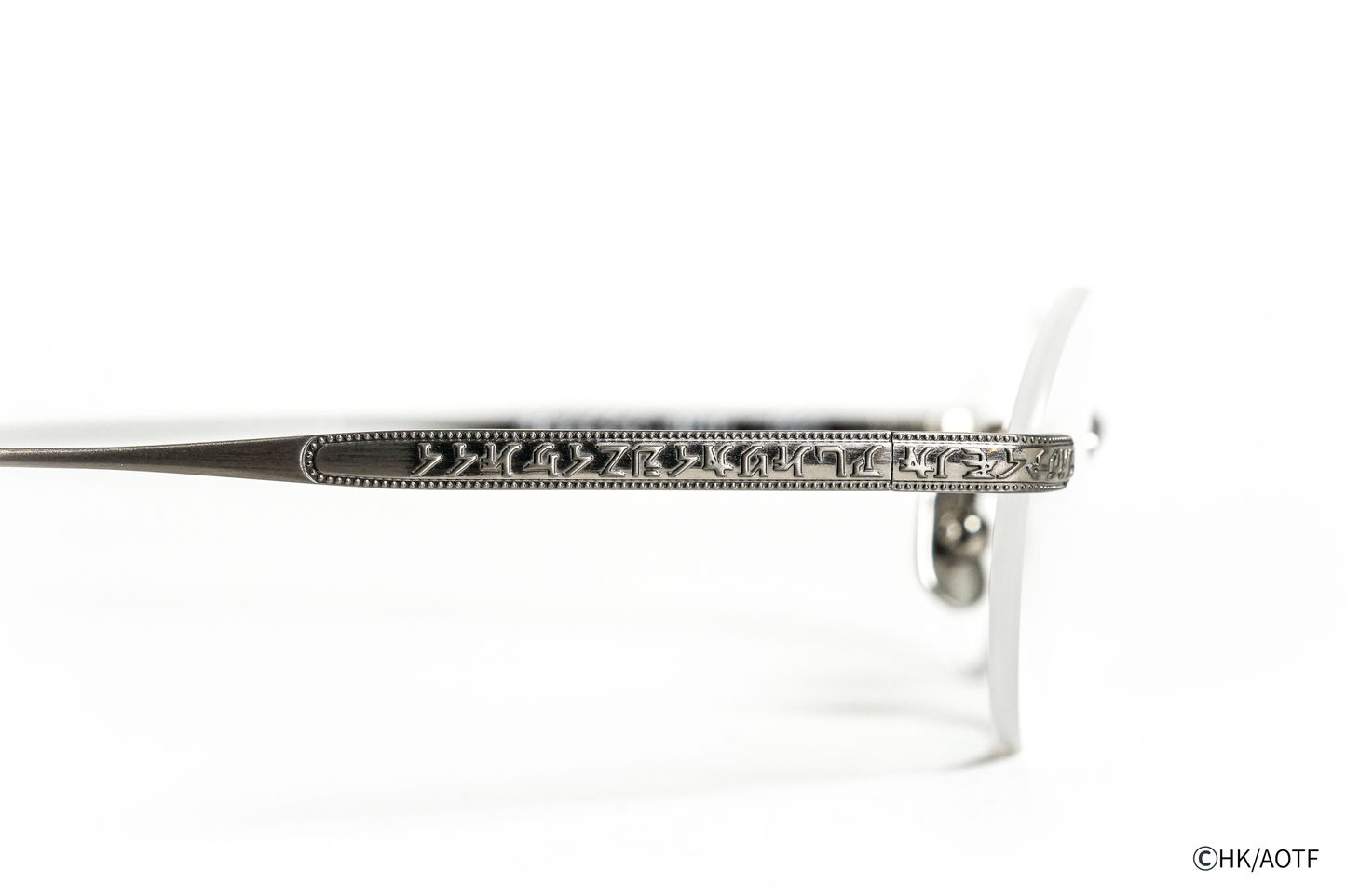 TVアニメ『進撃の巨人』コラボレーションアイウェア 【ハンジ・ゾエ】モデル