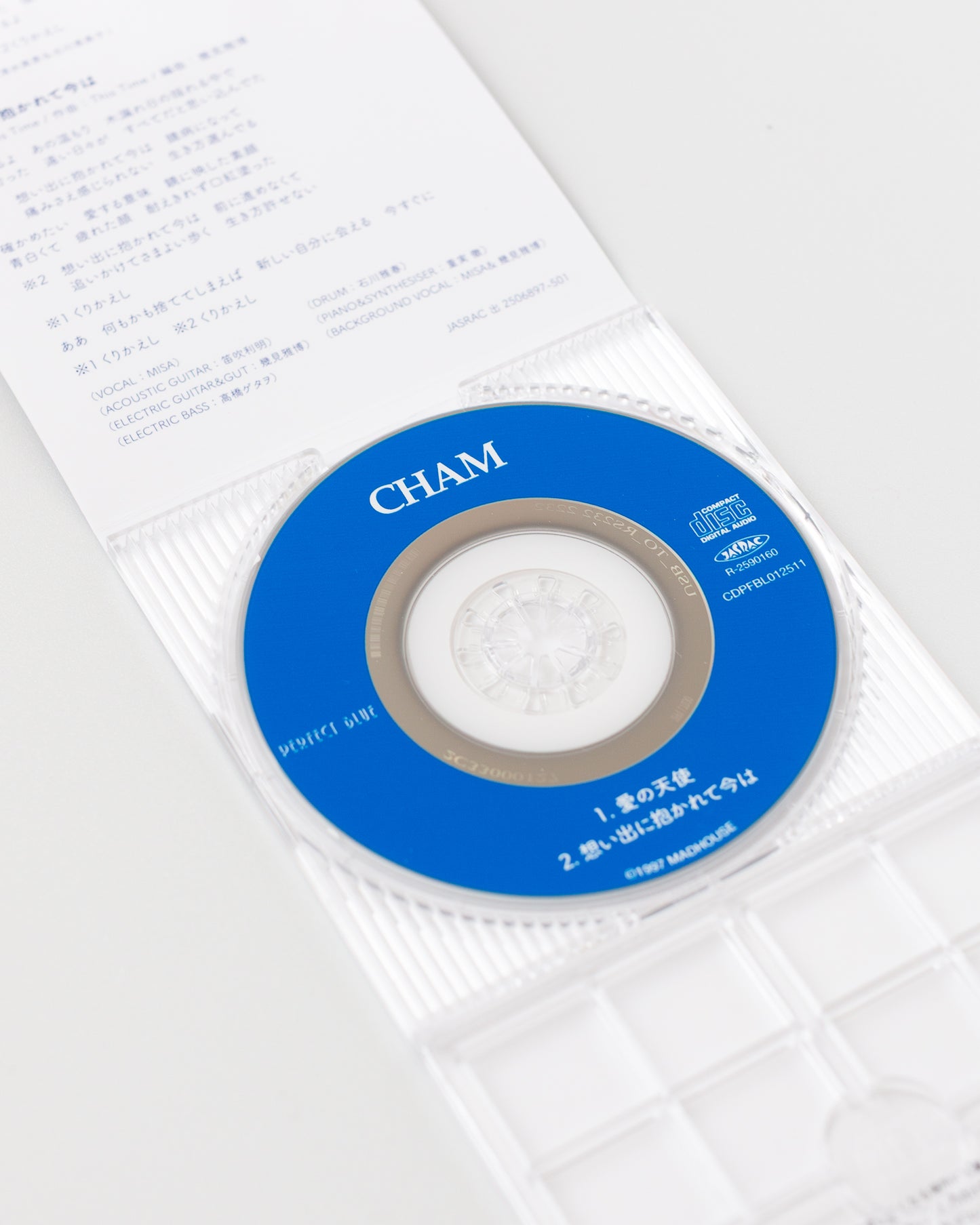『PERFECT BLUE』CHAM 「愛の天使」8cmシングル