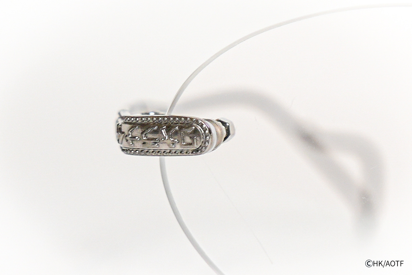 TVアニメ『進撃の巨人』コラボレーションアイウェア 【ハンジ・ゾエ】モデル